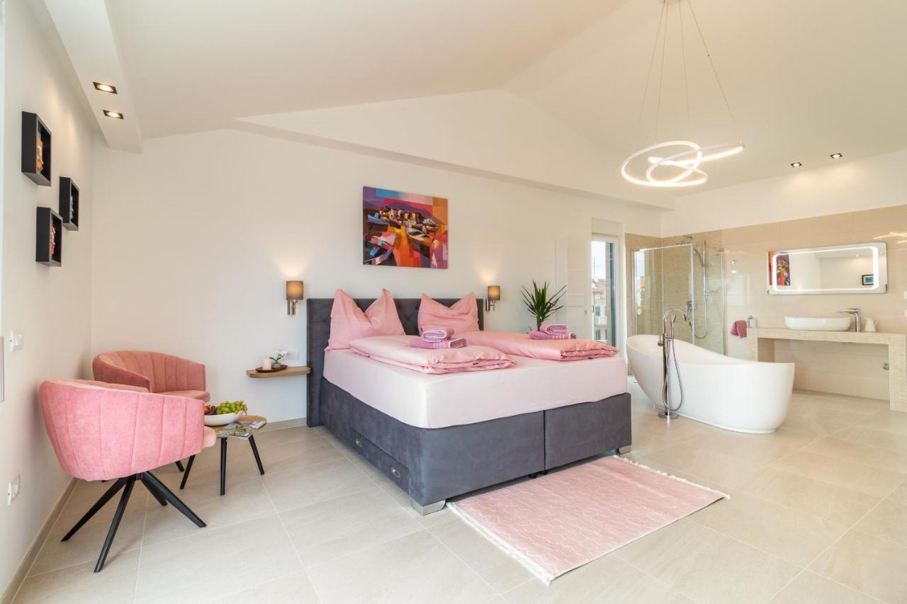 Villa Elena Deluxe Mit Whirlpool Und Beheiztem Pool Am Meer Und Wunderschoenen Blick Auf Die Brijuni Inseln Fazana Ngoại thất bức ảnh